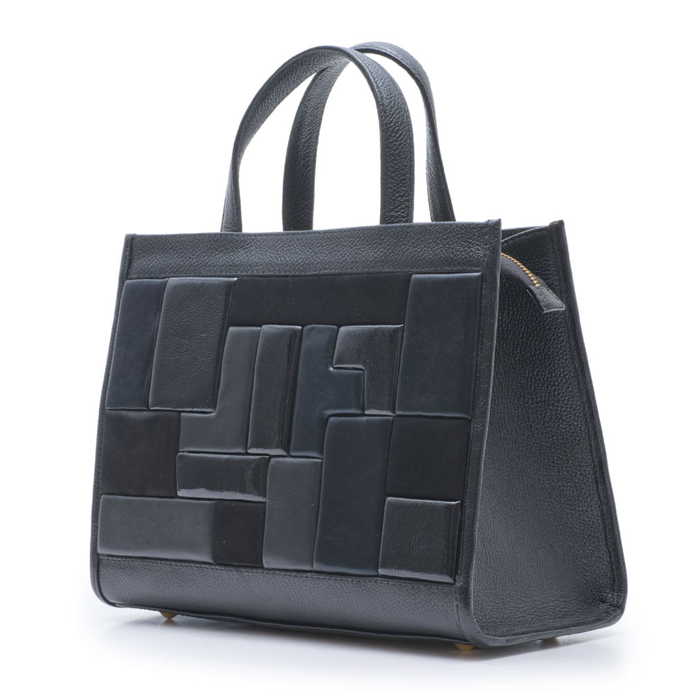 bolsa-m|s-estruturada-preta-com-patchwork-em-relevo-de-couro-2